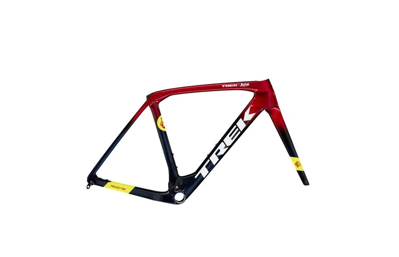 Trek Ramset Domane Rsl Gen 4 Metallic Red Smoke To Blue Smoke Fa v:3016525 Trek Ramset Domane Rsl Gen 4 Metallic Red Smoke To Blue Smoke Fa v:3016525