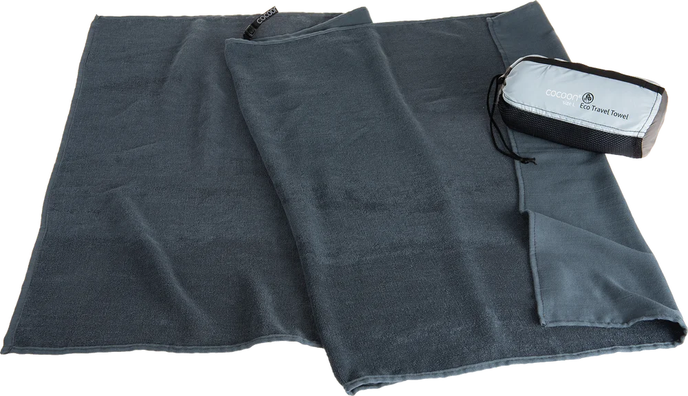 Cocoon Eco Travel Towel M Deep Ocean v:2254252