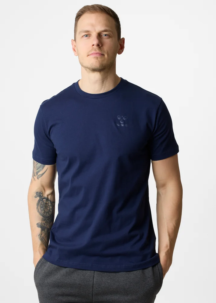hmlBEE CLASSIC T-SHIRT S/S v:2343205 hmlBEE CLASSIC T-SHIRT S/S v:2343205