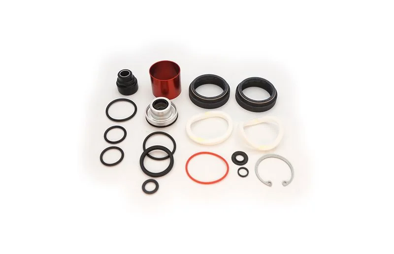 ROCKSHOX 200-timers/1-års servicepakke (Inneholder støvsikringer, skumringer, O-ring tetninger, Charger Damper tetningshode, Dual Position Air tetningshode) - (Bare for Dpa) Velg A2+ (2023+) v:4533088