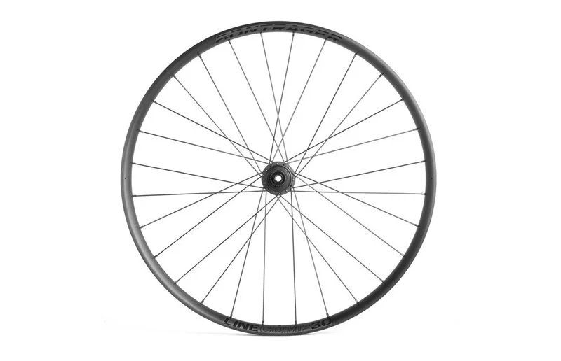 Fronthjil Bontrager Line Comp 30 110×15 Black v:7216216