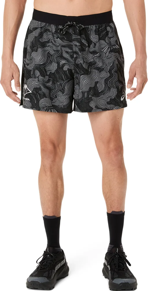 Asics Men’s Fujitrail All Over Print 5in Shorts Performance Black/Carbon/Cream v:2368216 Asics Men’s Fujitrail All Over Print 5in Shorts Performance Black/Carbon/Cream v:2368216