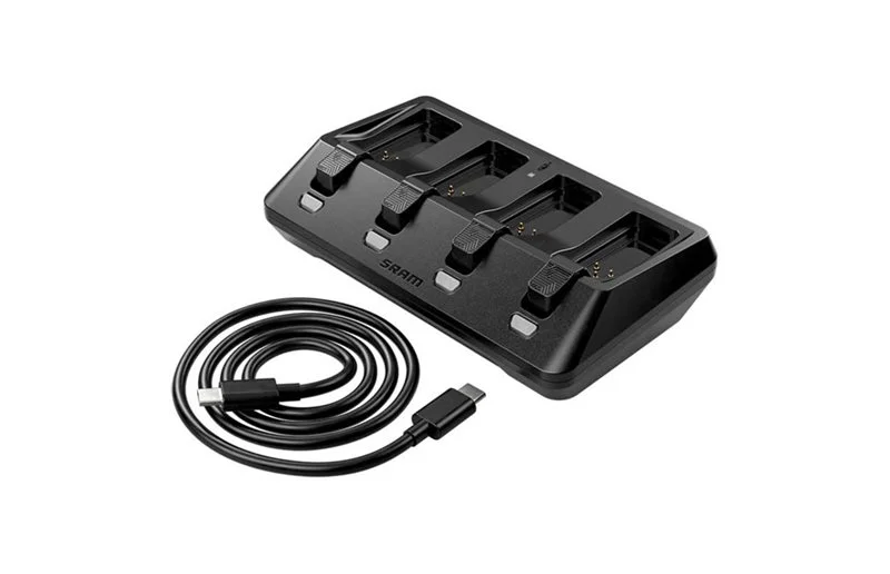 SRAM Lader eTAP AXS Four Battery Charger for 4 batterier Med Kabel v:2317323